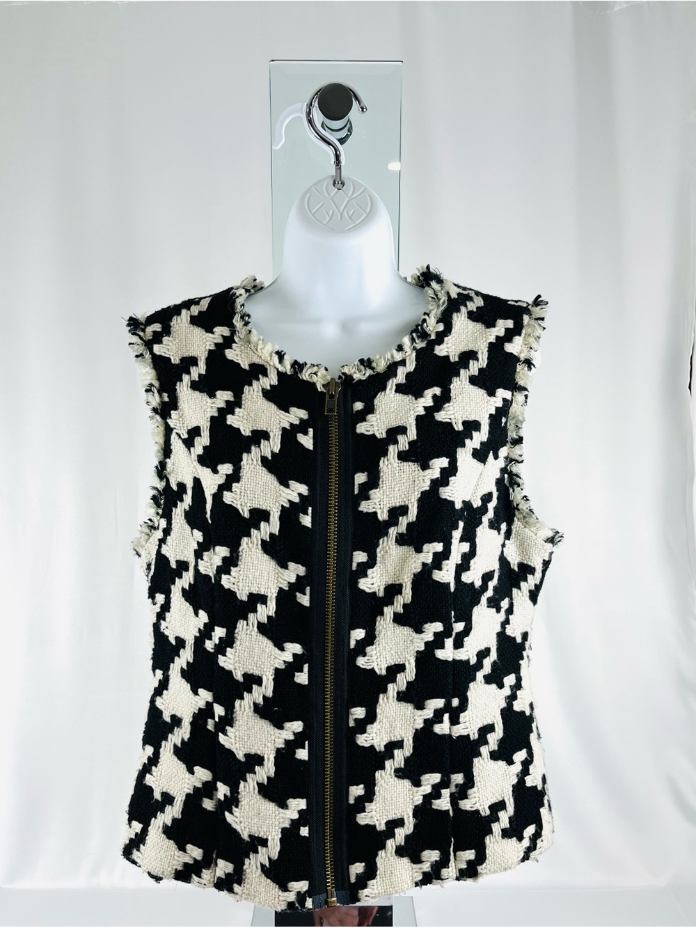 Cabi Black and White Frayed Houndstooth Zip Front Vest Size Medium